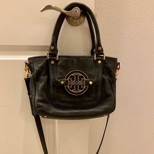 Tory Burch Amanda mini leather hobo bag in black